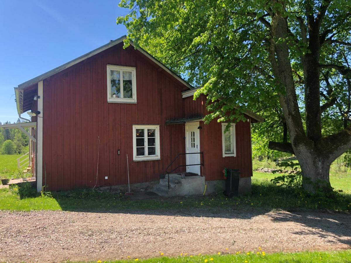 Mysig Lantlig Stuga, Nycklaroer Korsberga Exteriér fotografie